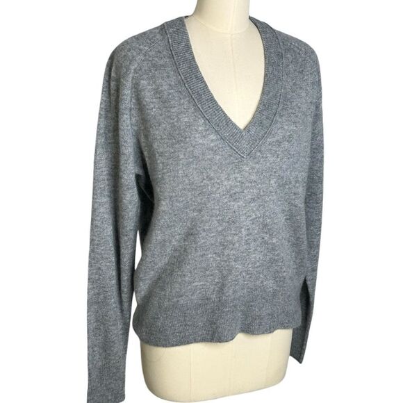Equipment Madalene V-neck Light Gray Cashmere V Neck Sweater | S - Picture 6 of 9